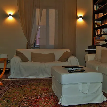 Homebo La Finestrella Apartment *